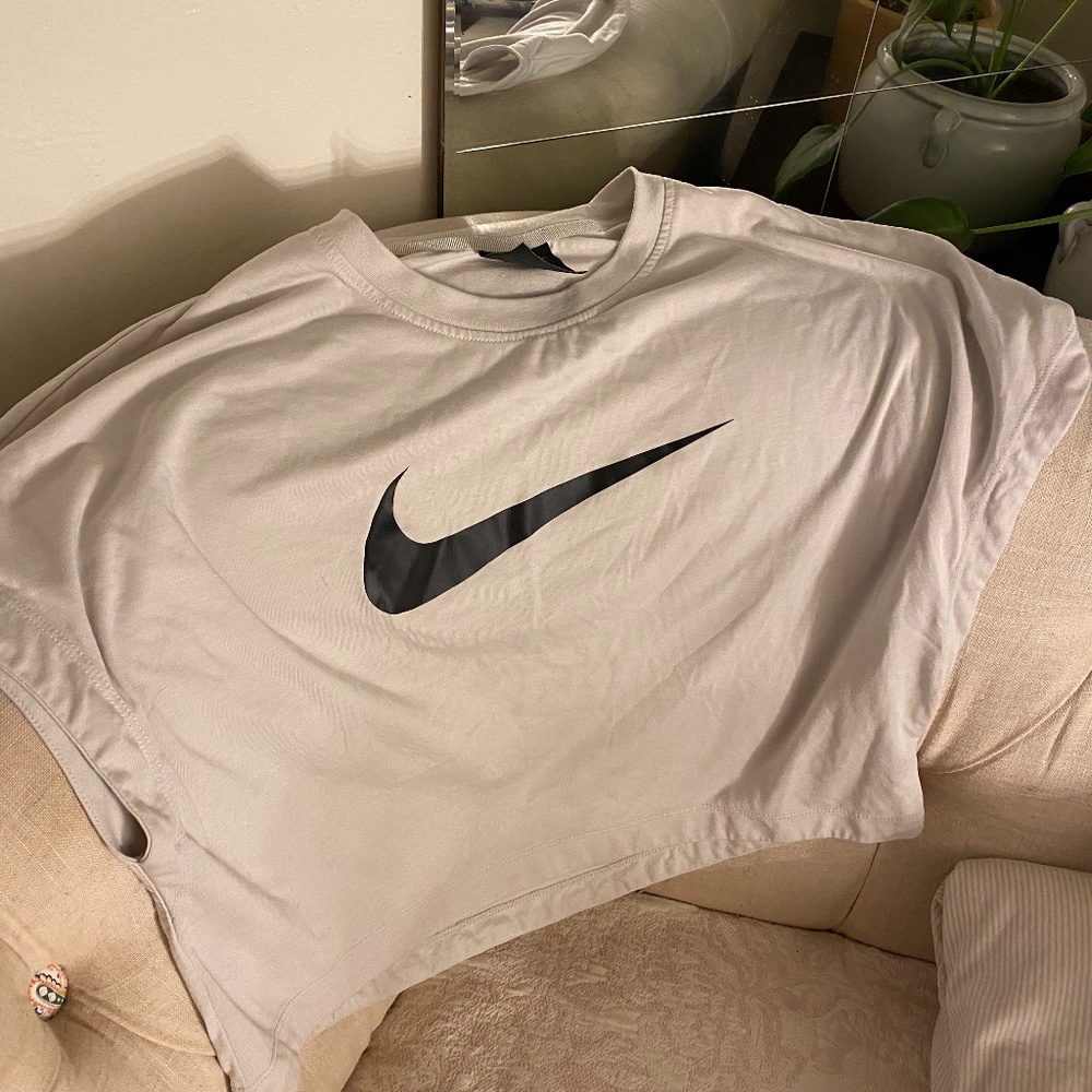 Nike Cream Workout Crop Top